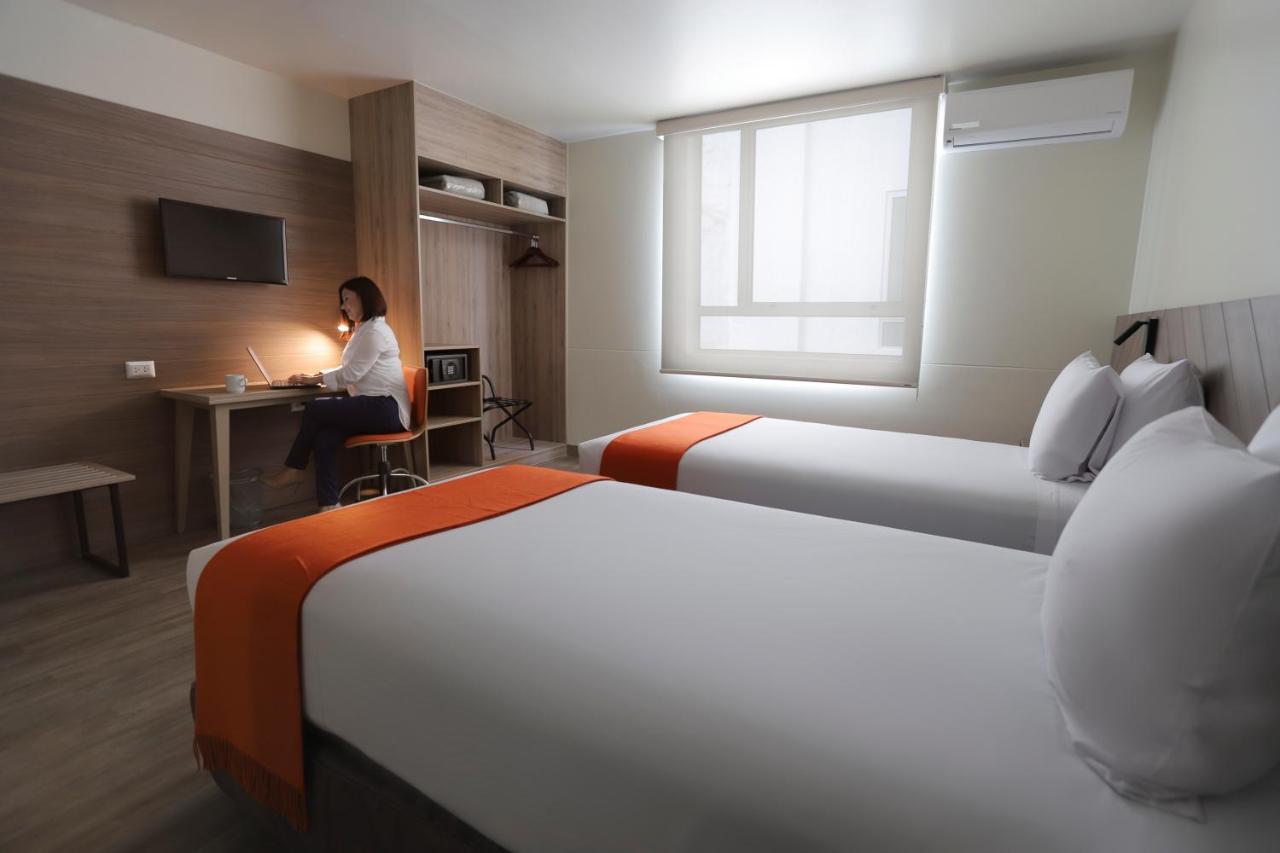 Готель Casa Andina Standard Trujillo Plaza Екстер'єр фото